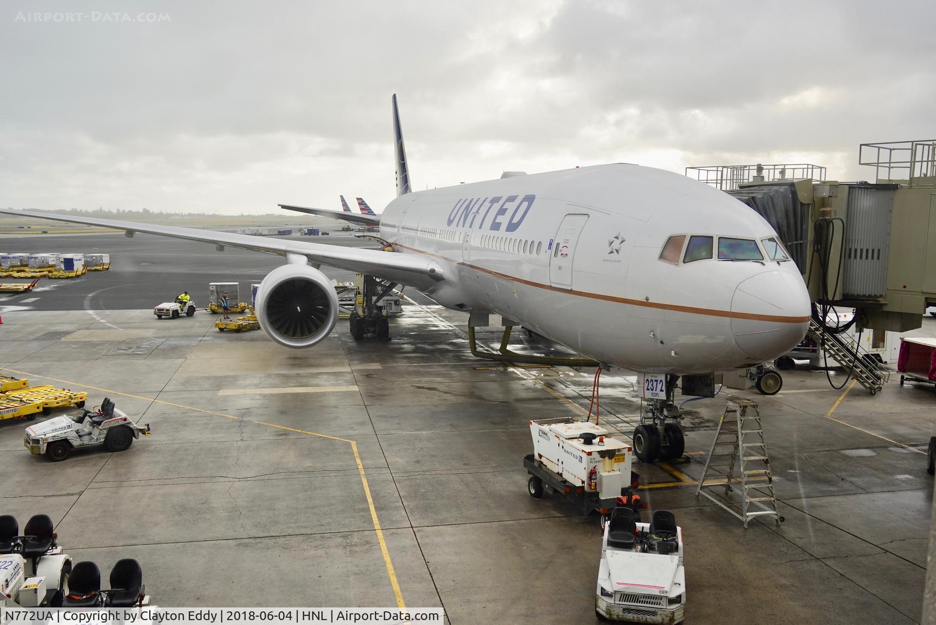 N772UA, 1995 Boeing 777-222 C/N 26930, HNL 2018.