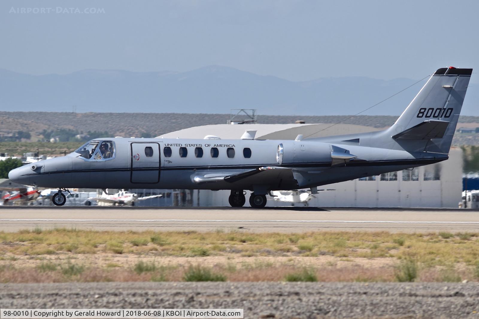 98-0010, 1998 Cessna UC-35A Citation Ultra C/N 560-0513, Take off run on RWY 10R.