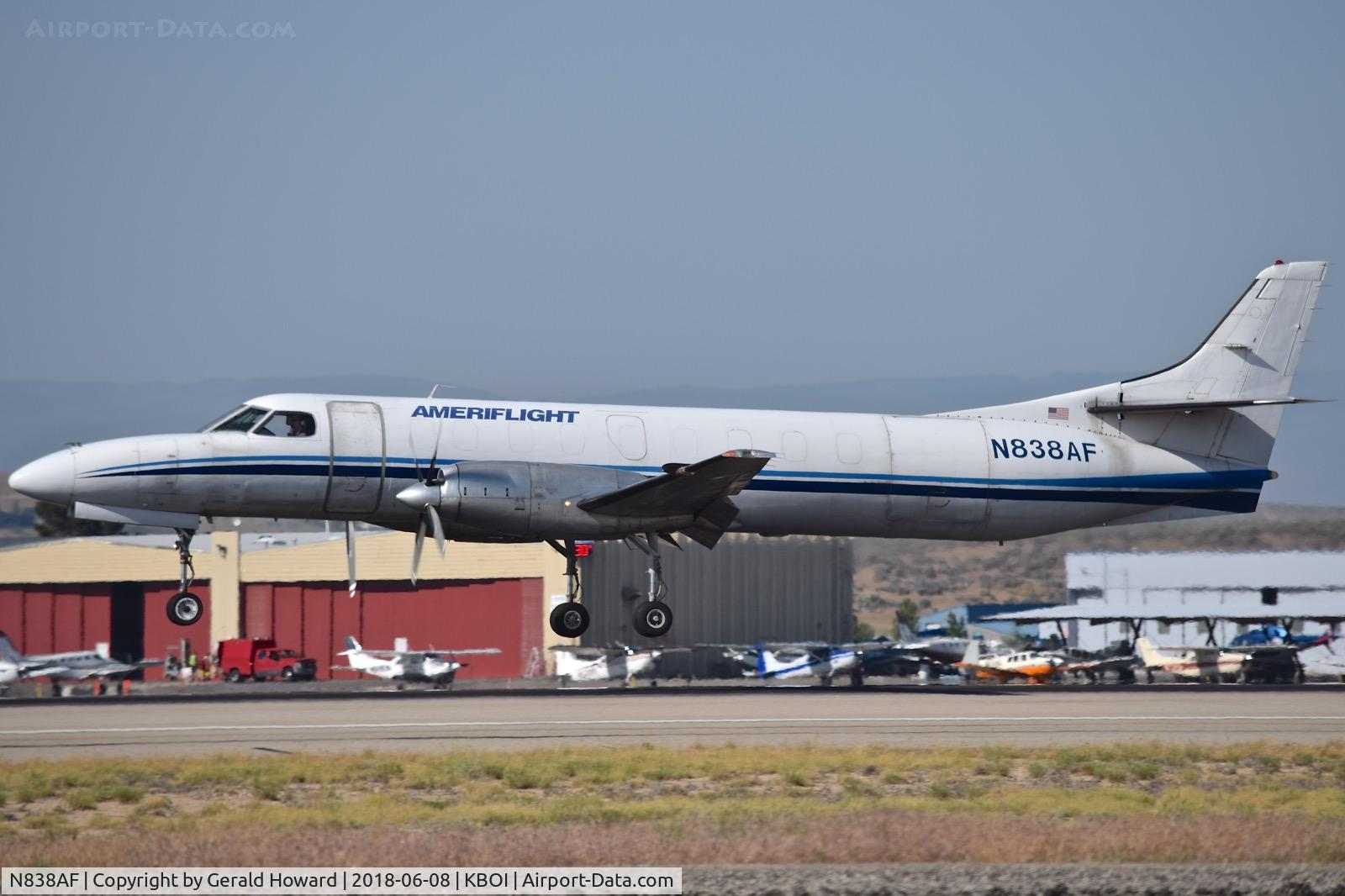 N838AF, 1989 Fairchild SA-227AC Metro III C/N AC738, Landing RWY 10R.