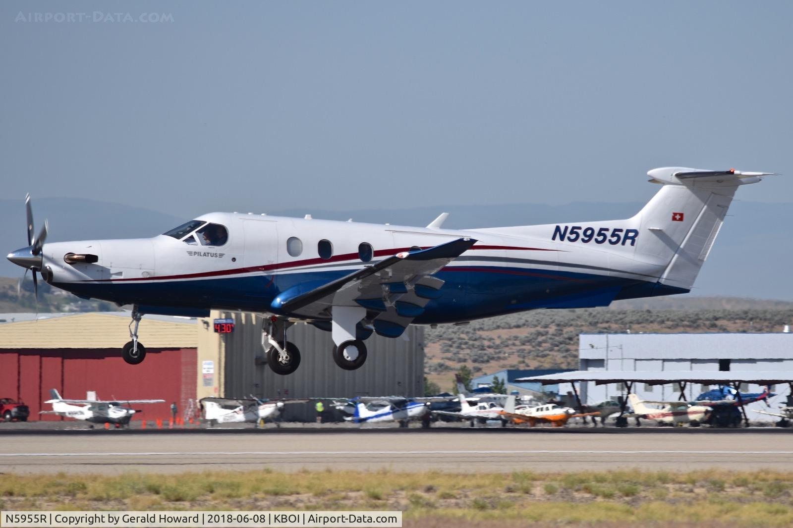 N5955R, 2009 Pilatus PC-12/47E C/N 1178, Landing RWY 10R.