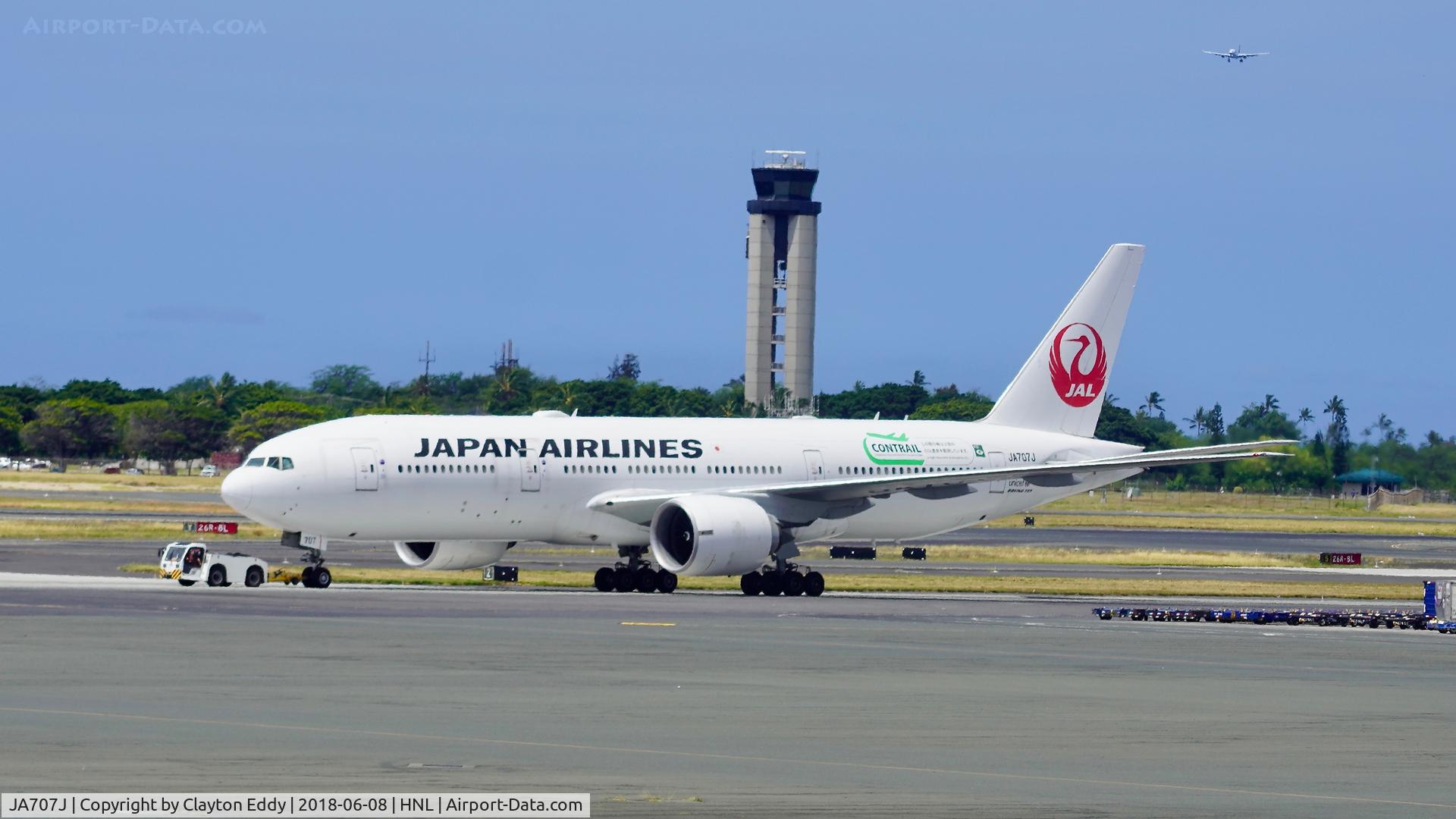 JA707J, 2004 Boeing 777-246/ER C/N 32894, HNL 2018.