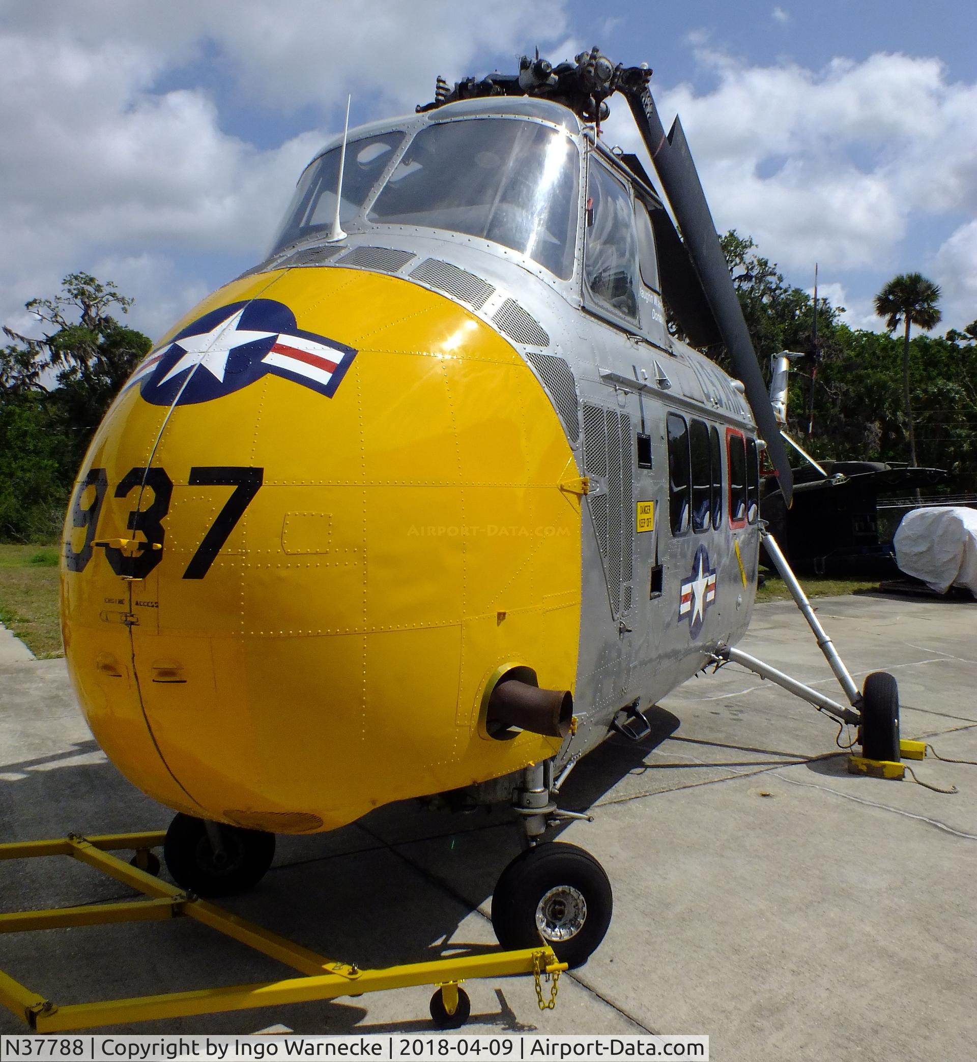 N37788, 1957 Sikorsky UH-19D Chickasaw C/N 57-5937, Sikorsky UH-19D Chickasaw at the VAC Warbird Museum, Titusville FL