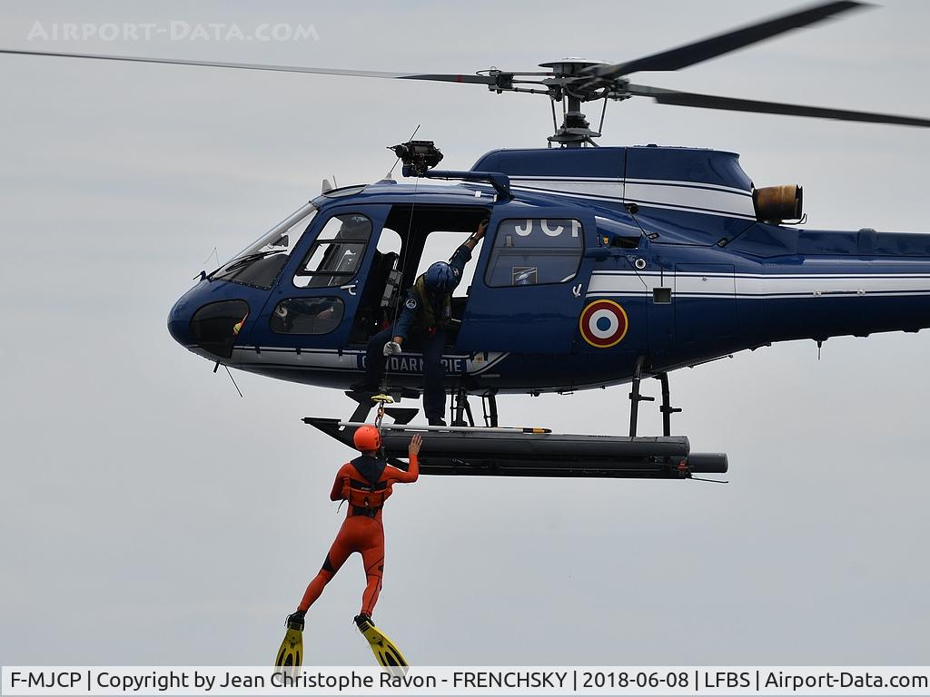 F-MJCP, Aerospatiale AS-350B Ecureuil C/N 2045, France Gendarmerie training