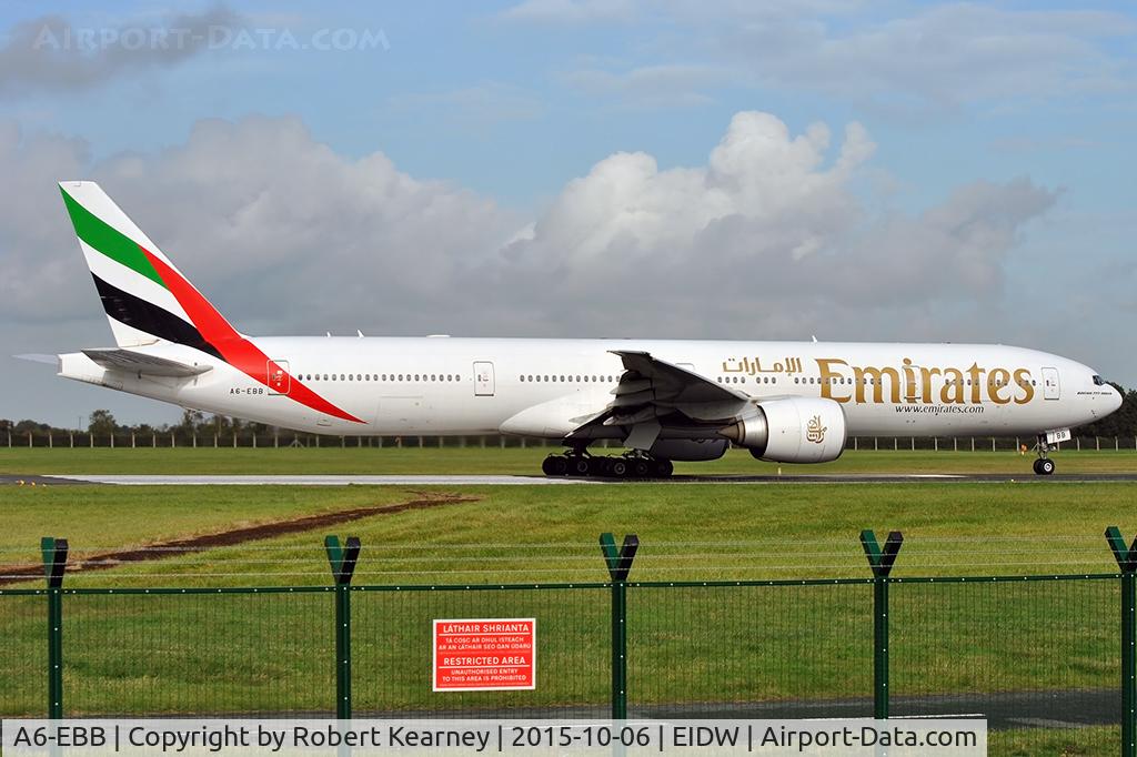 A6-EBB, 2005 Boeing 777-36N/ER C/N 32789, Lining up r/w 10