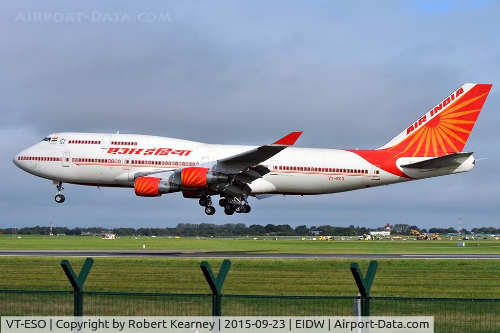 VT-ESO, 1993 Boeing 747-437 C/N 27165, Short final r/w 28