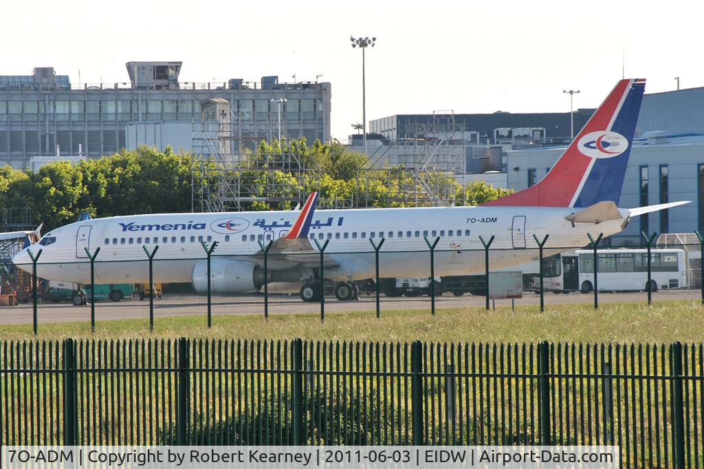 7O-ADM, 2002 Boeing 737-8Q8 C/N 28252, Parked prior to delivery (apologies for the fence)