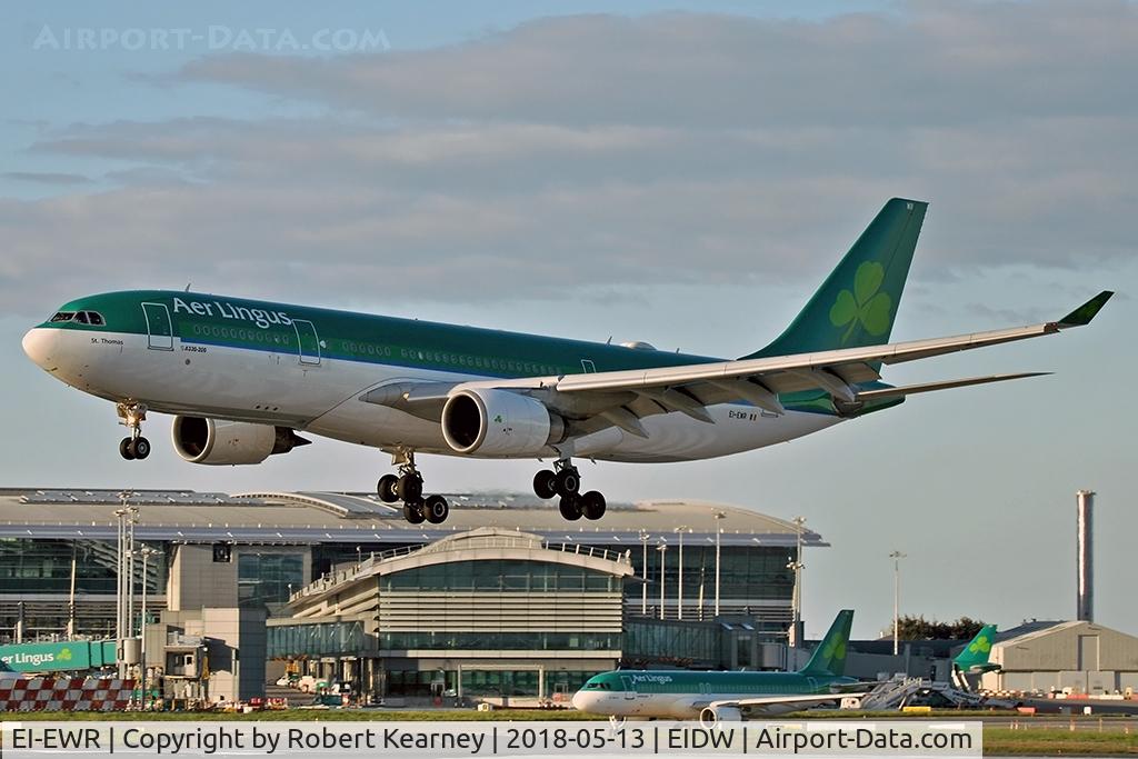 EI-EWR, 2000 Airbus A330-202 C/N 330, Short final r/w 28