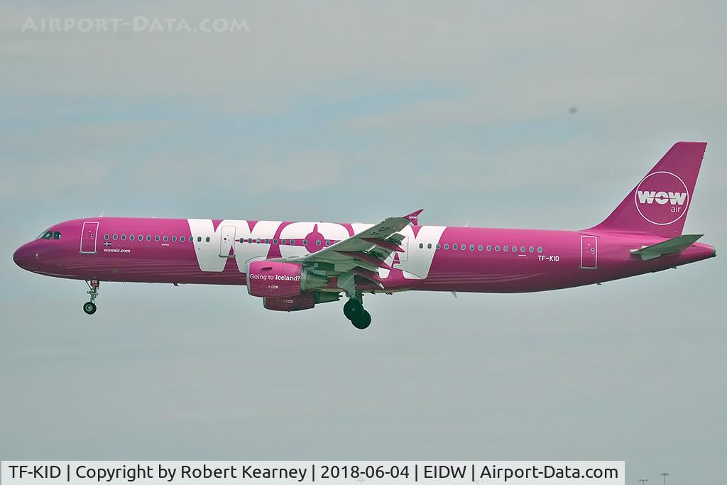 TF-KID, 2013 Airbus A321-211 C/N 5681, Short final r/w 28