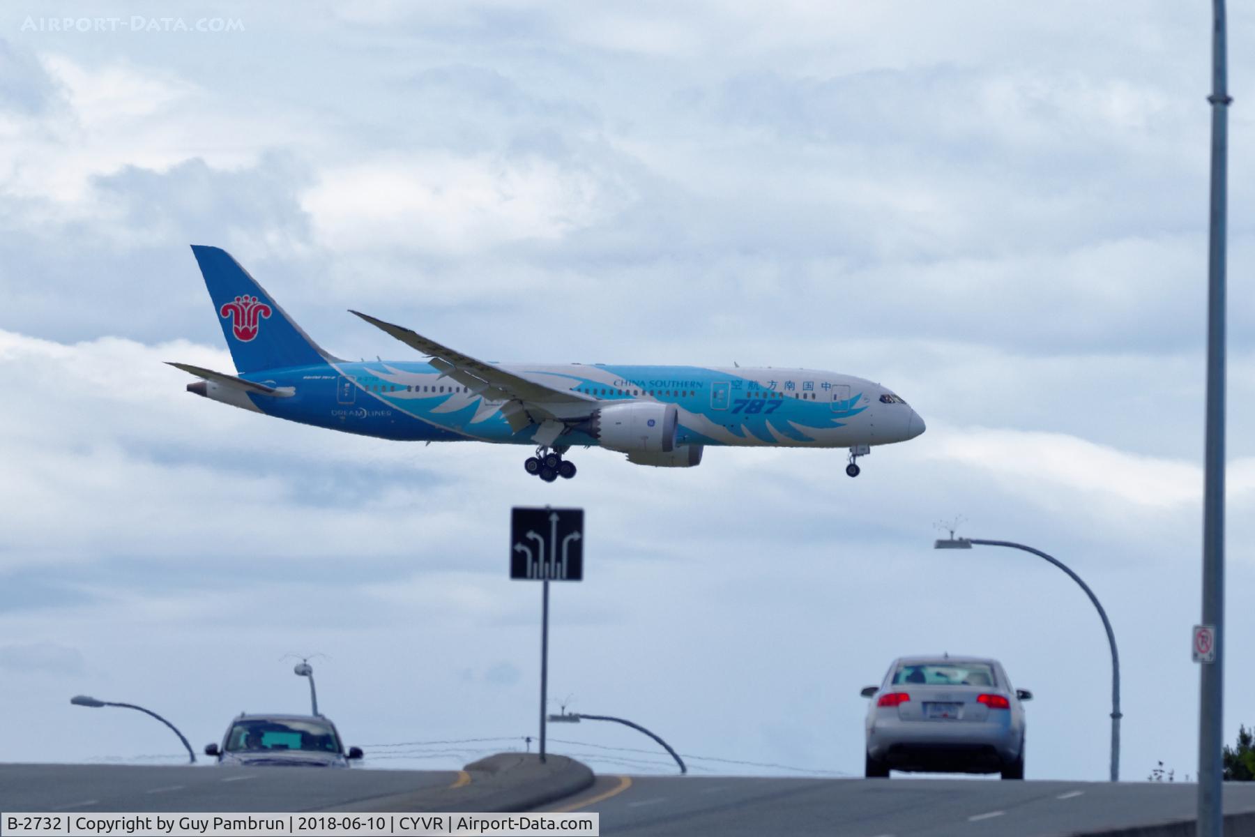 B-2732, 2013 Boeing 787-8 Dreamliner C/N 34926, Shot taken from 26R of it landing on 26L