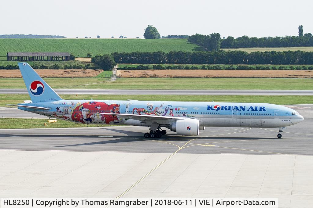 HL8250, 2012 Boeing 777-3B5/ER C/N 37650, Korean Air Boeing 777-300