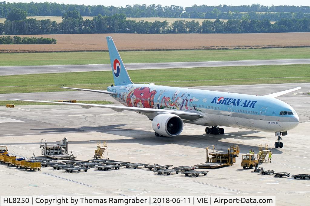 HL8250, 2012 Boeing 777-3B5/ER C/N 37650, Korean Air Boeing 777-300