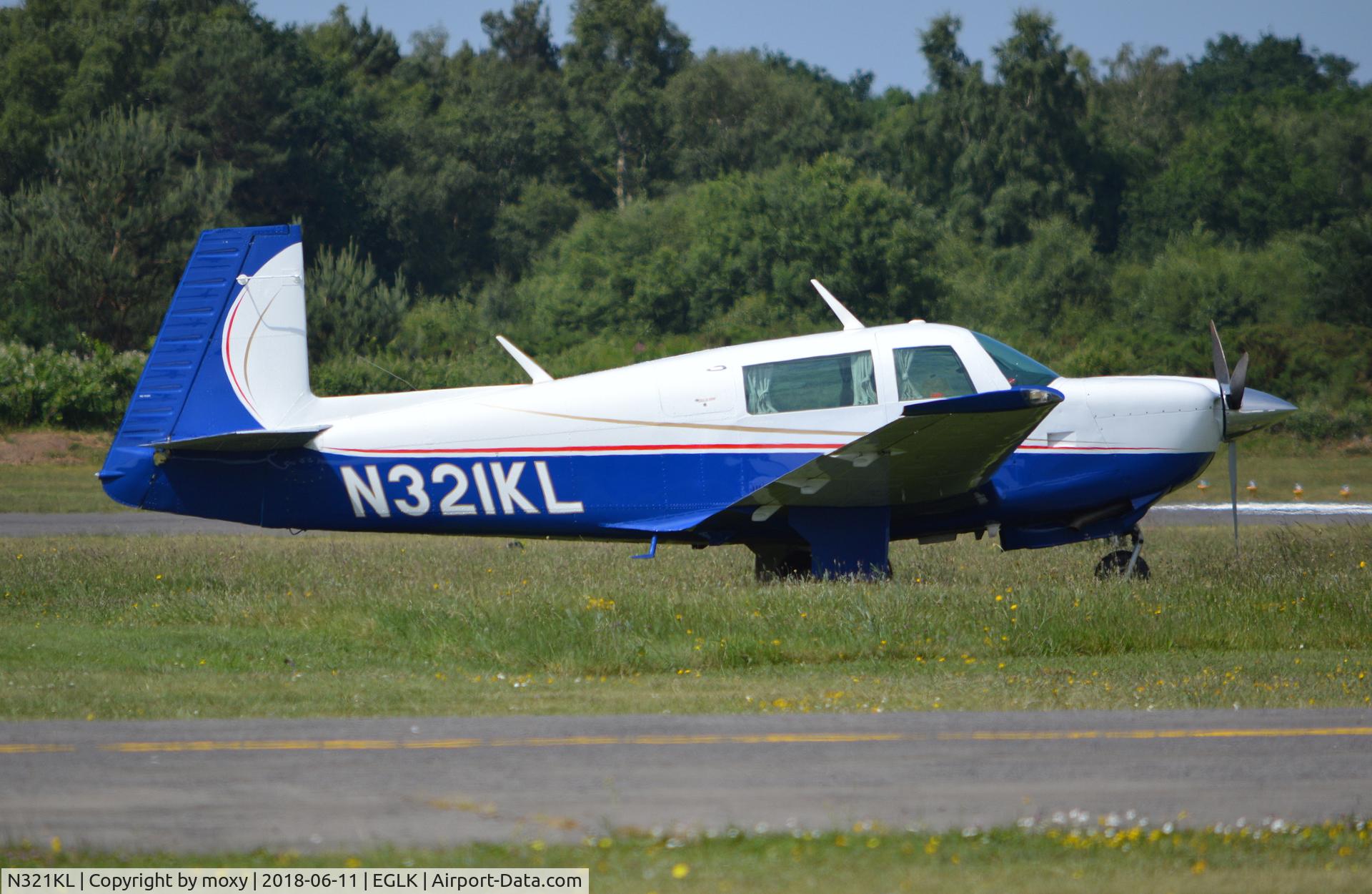 N321KL, 1981 Mooney M20J 201 C/N 24-1102, Mooney M20J at Blackbushe.