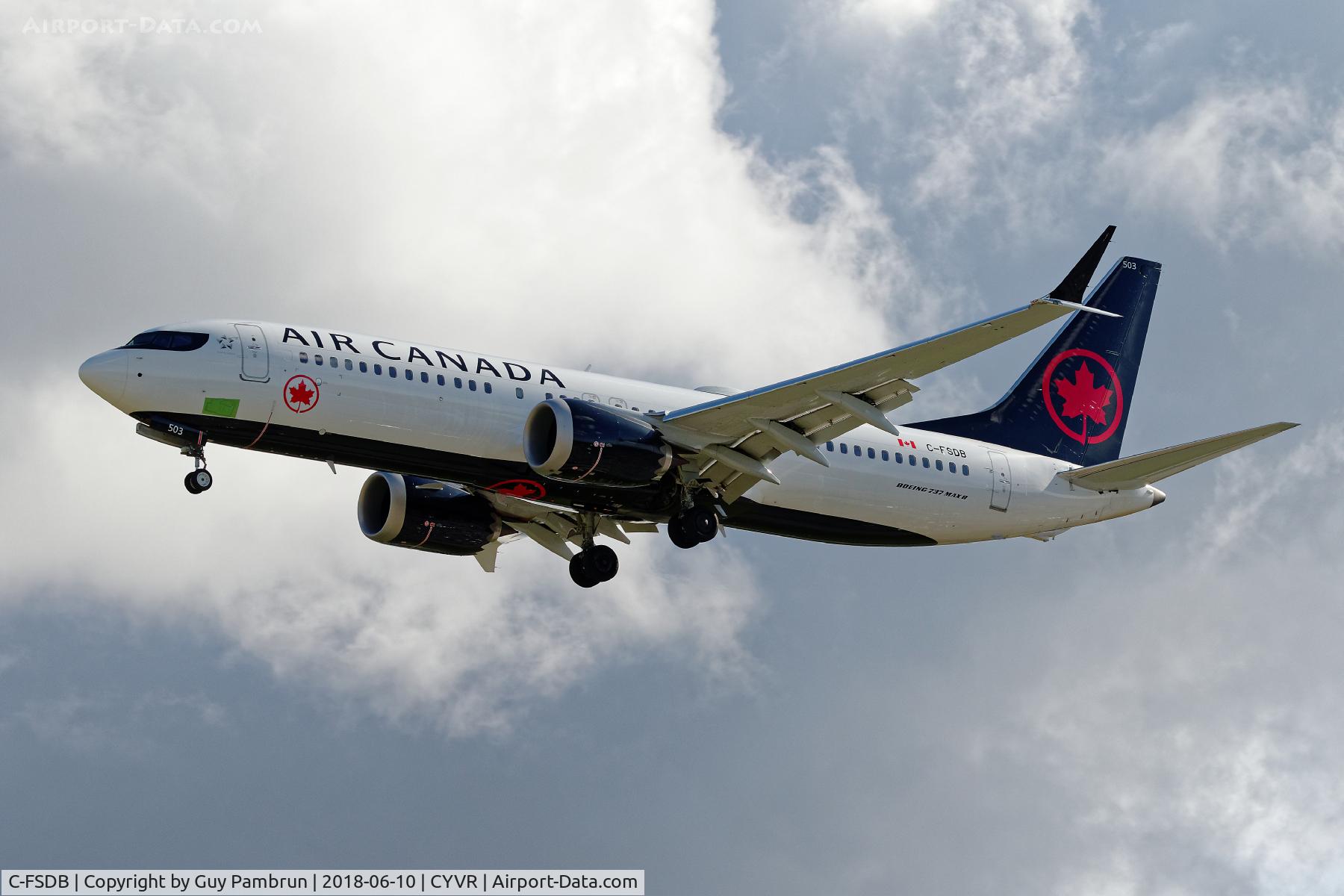 C-FSDB, 2018 Boeing 737-8 C/N 61210, Landing on 26R
