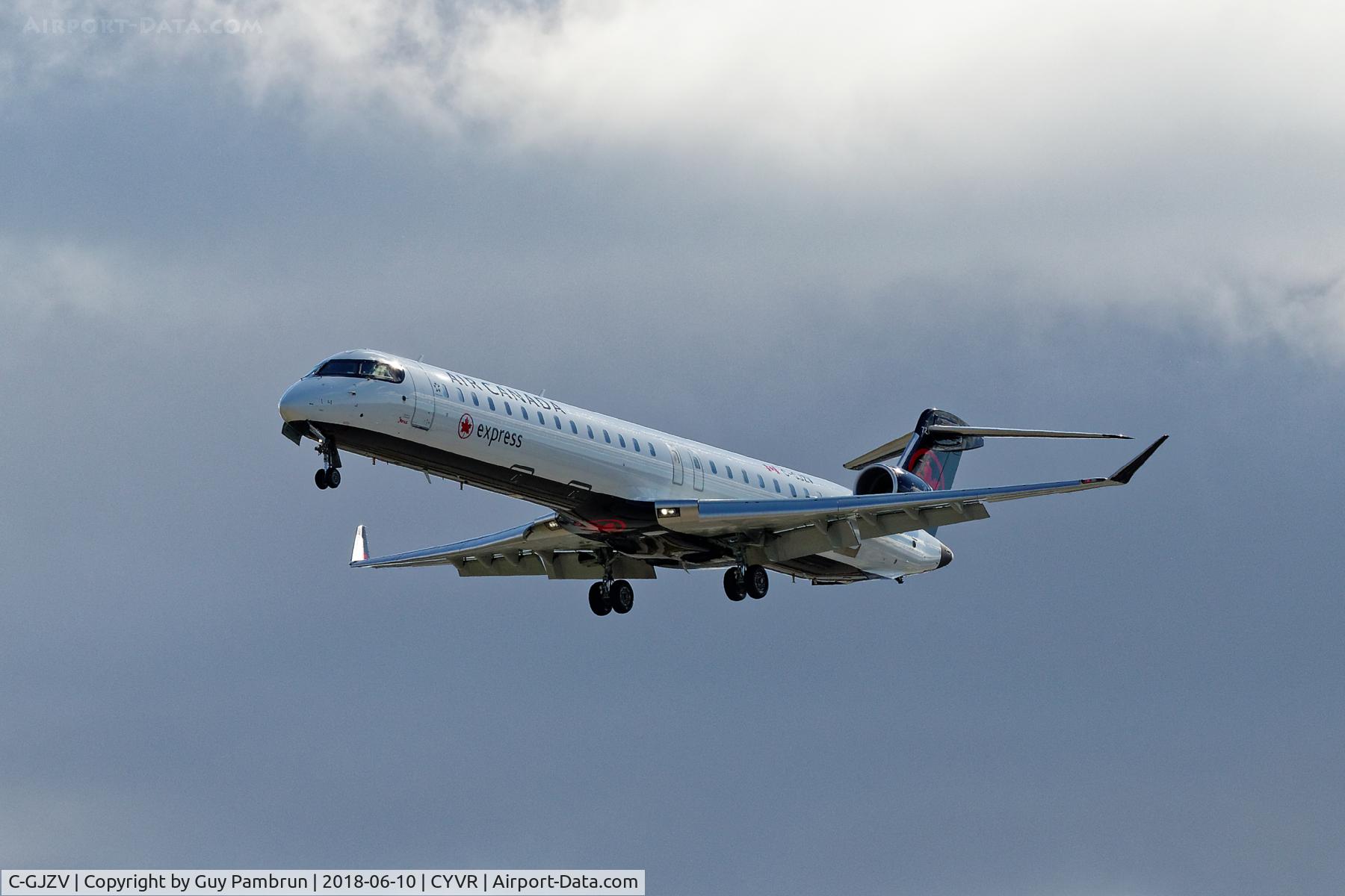 C-GJZV, 2016 Bombardier CRJ-900 (CL-600-2D24) C/N 15424, Landing on 26R