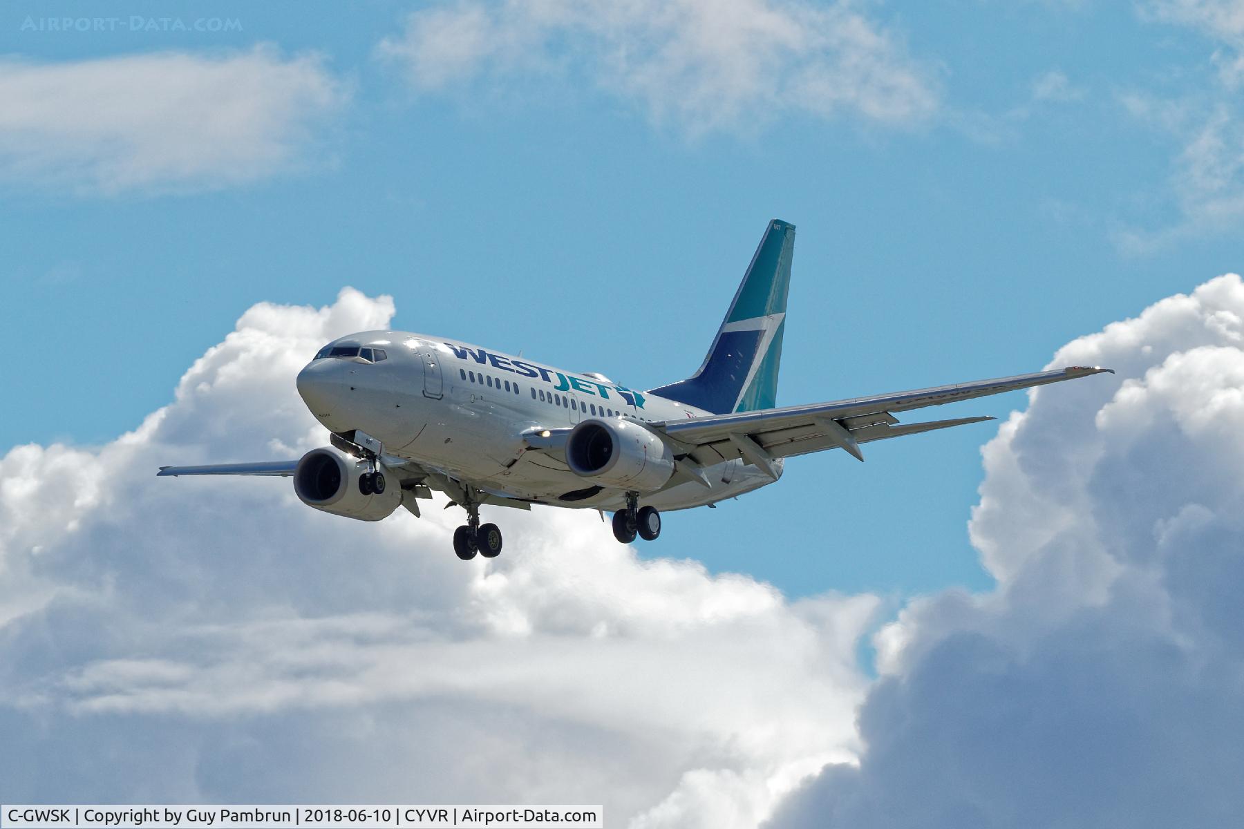 C-GWSK, 2006 Boeing 737-6CT C/N 34287, Landing on 26R
