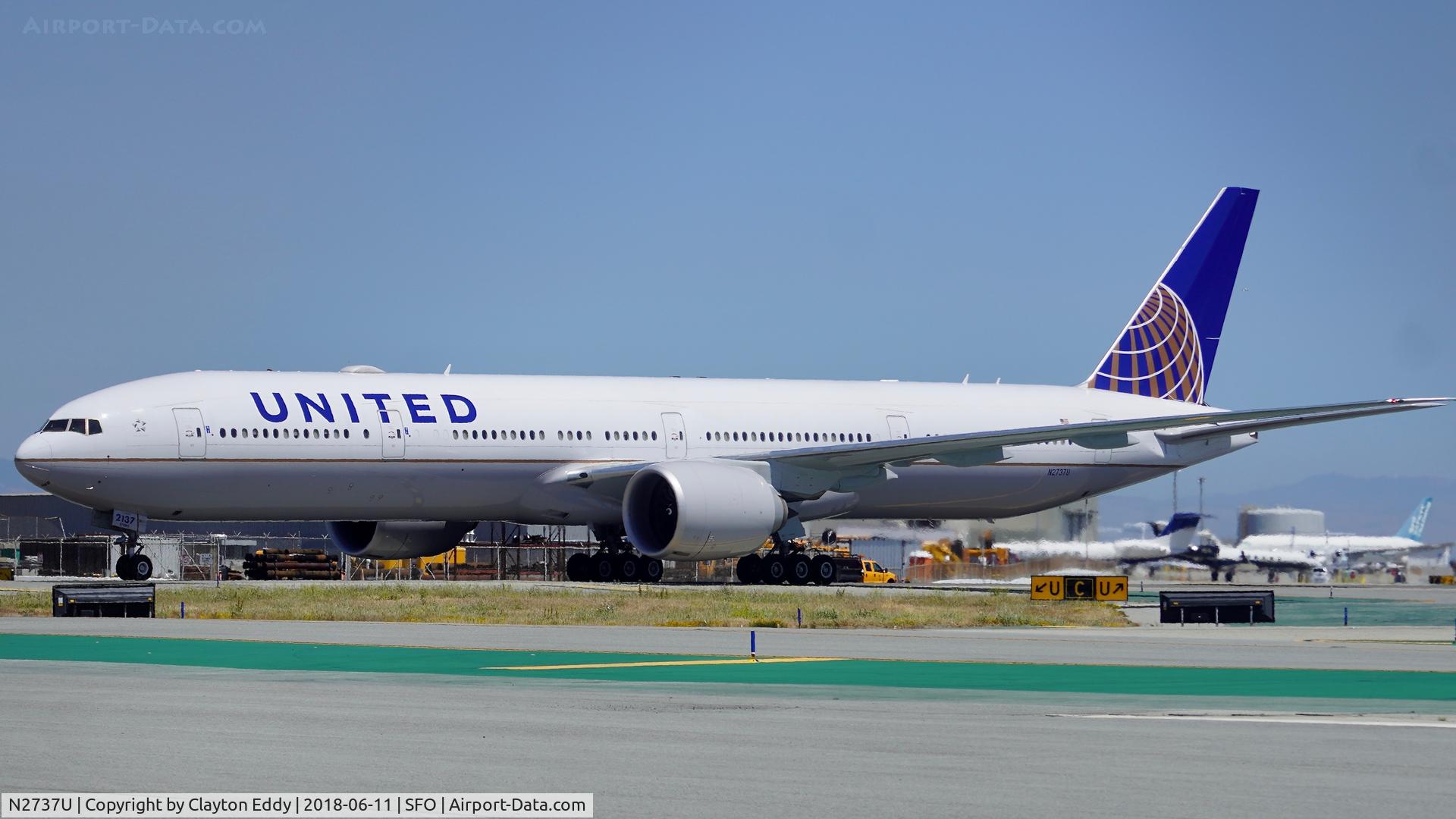 N2737U, 2017 Boeing 777-300/ER C/N 62647, SFO 2018.