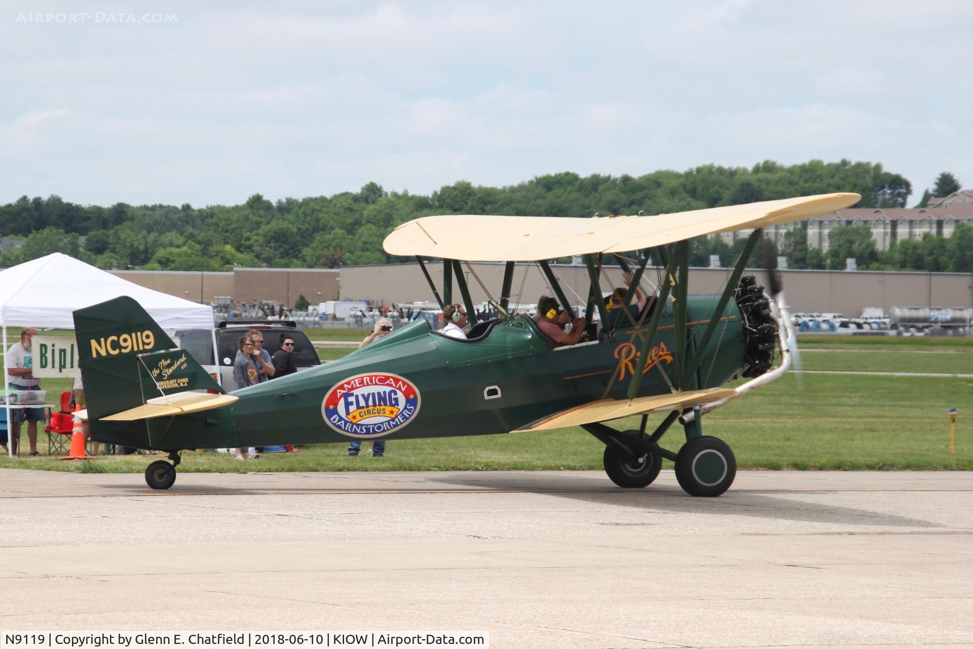 N9119, New Standard D-25 C/N 143, Giving airplane rides