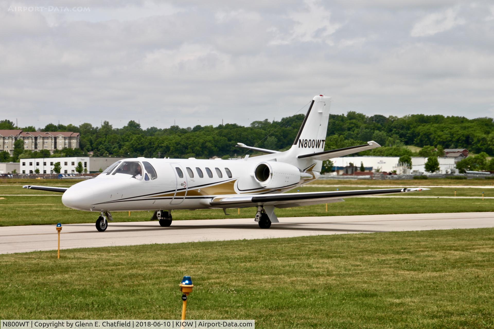 N800WT, 1998 Cessna 550B Citation Bravo C/N 550-0859, Arriving on the ramp