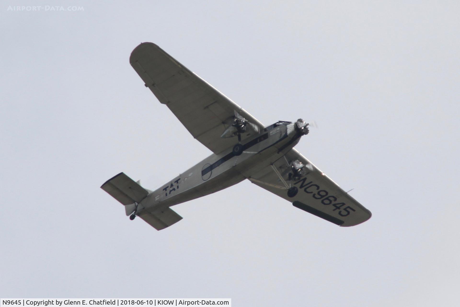 N9645, 1928 Ford 5-AT-B Tri-Motor C/N 8, Flying over the field