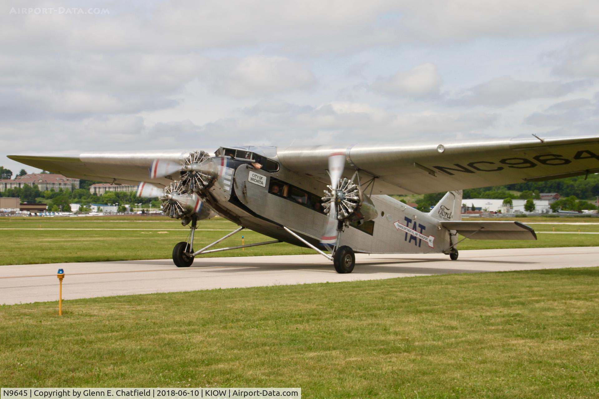 N9645, 1928 Ford 5-AT-B Tri-Motor C/N 8, Taxiing in to the ramp