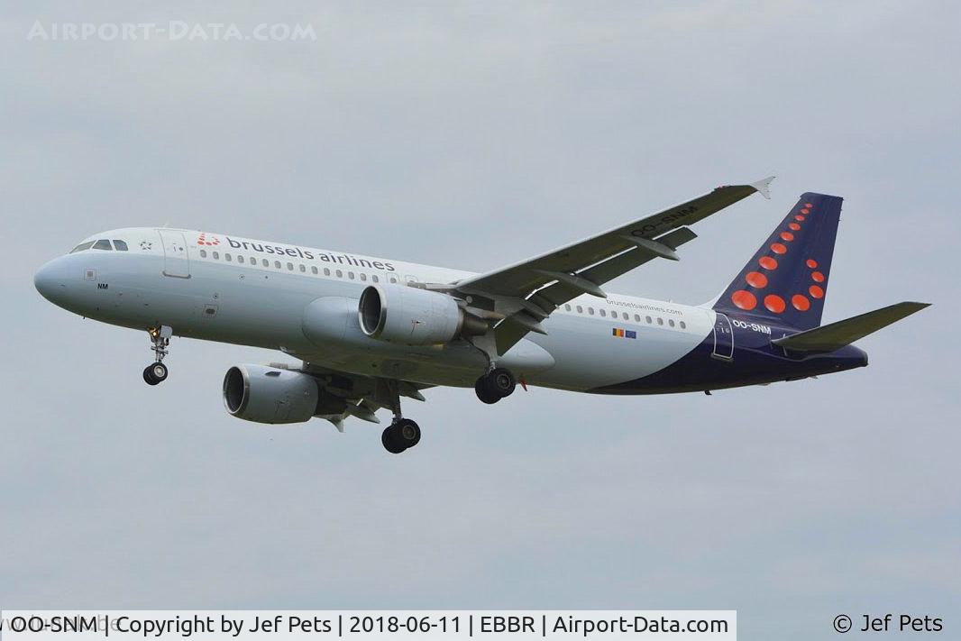 OO-SNM, 2003 Airbus A320-214 C/N 2003, Landing at Brussels.