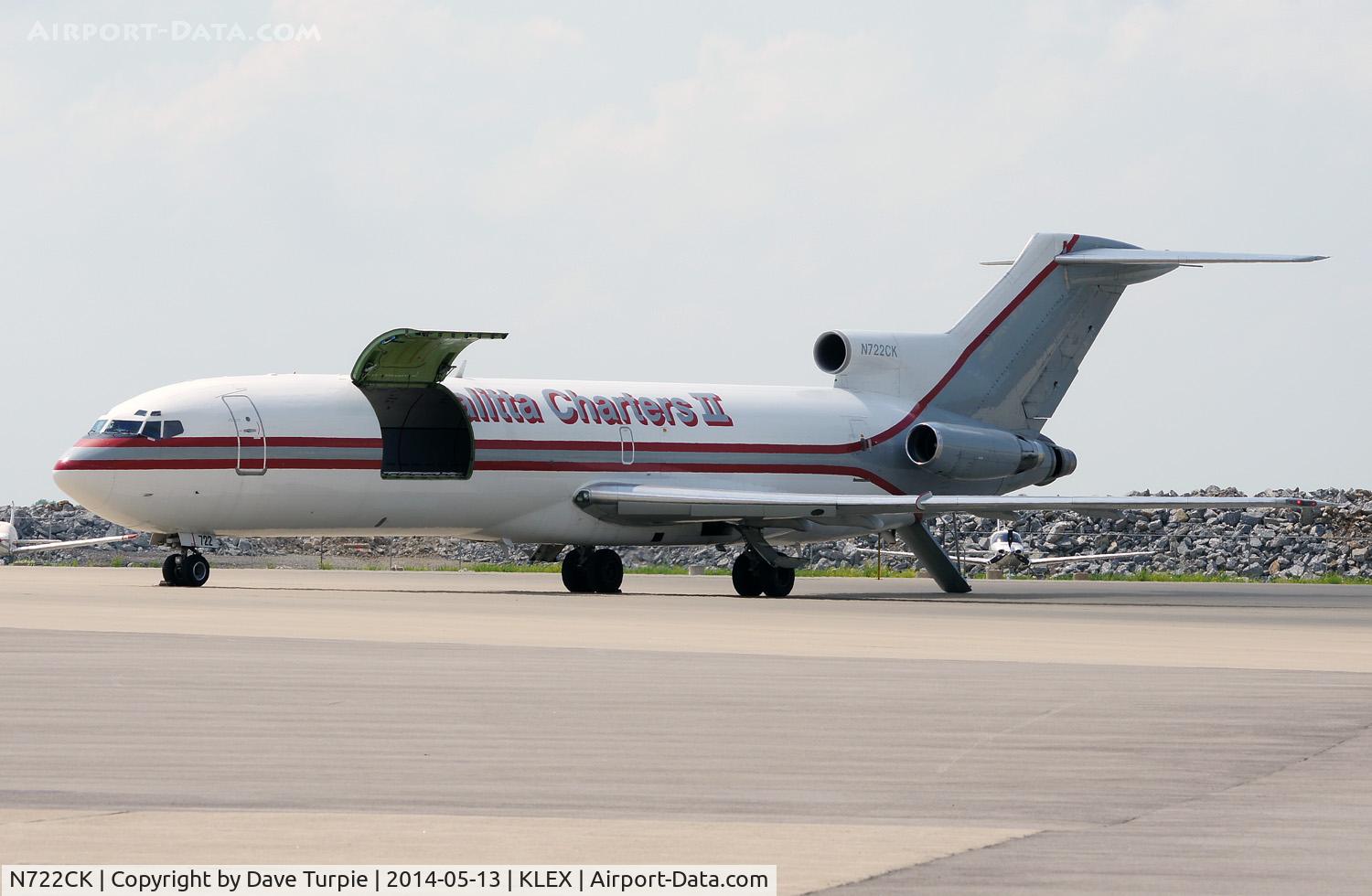 N722CK, 1974 Boeing 727-2H3 C/N 20948, It's used occasionally to transport high value horses.