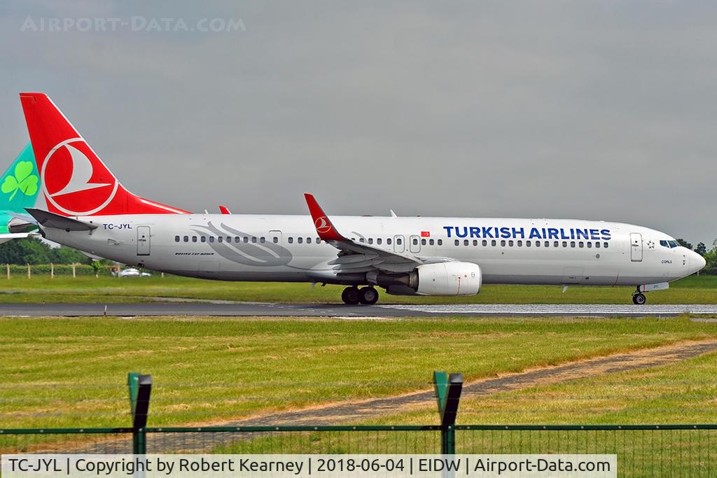 TC-JYL, 2015 Boeing 737-9F2/ER C/N 42010, Lining up r/w 10