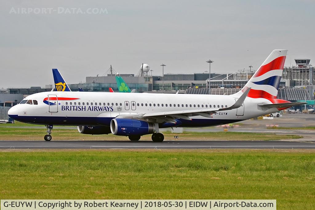 G-EUYW, 2014 Airbus A320-232 C/N 6129, Lining up r/w 28