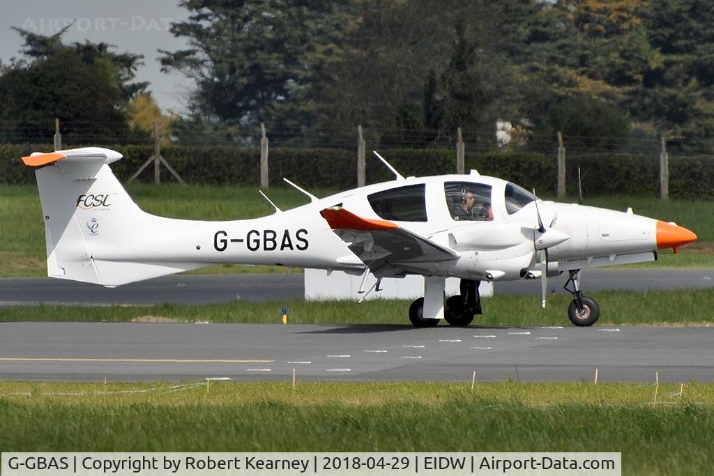 G-GBAS, 2016 Diamond DA-62 C/N 62.019, Lining up r/w 10