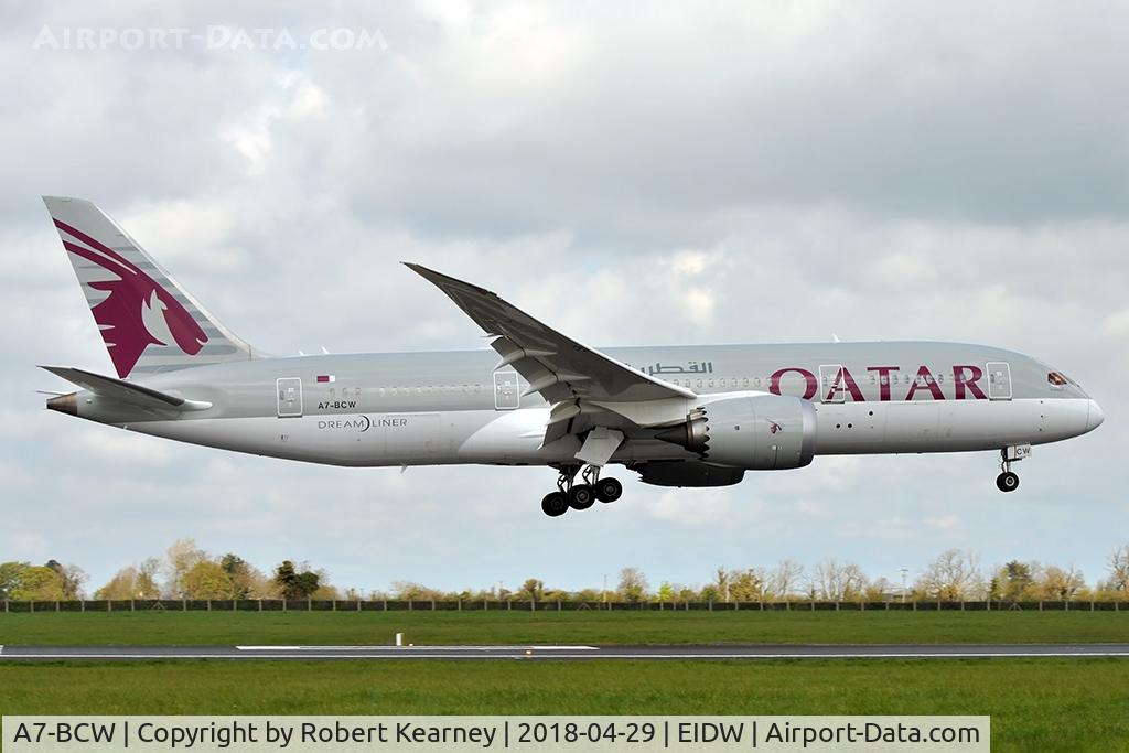 A7-BCW, 2015 Boeing 787-8DZ Dreamliner C/N 38341, Short final r/w 10