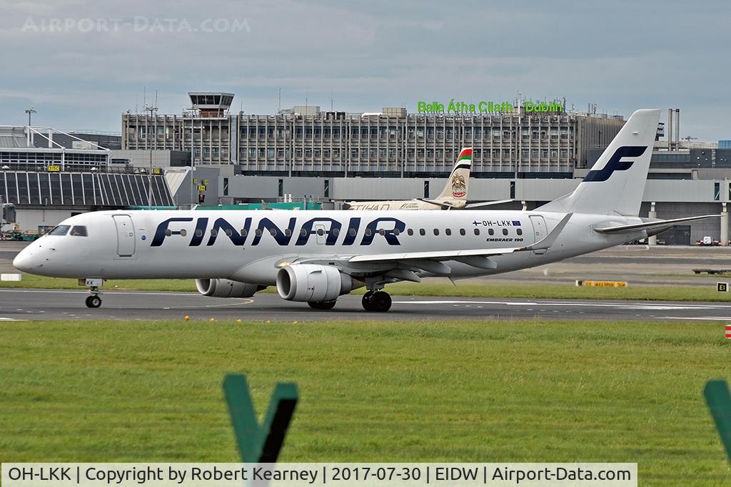 OH-LKK, 2007 Embraer 190LR (ERJ-190-100LR) C/N 19000127, Lining up r/w 28