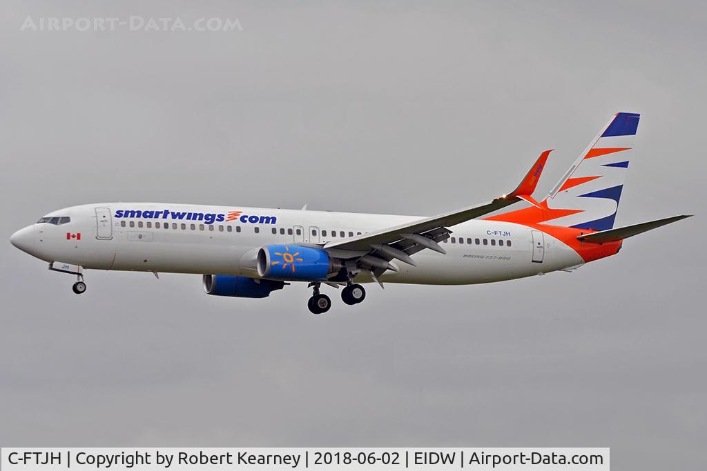 C-FTJH, 2007 Boeing 737-8BK C/N 29642, Short final r/w 28