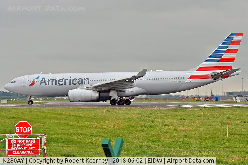 N280AY, 2009 Airbus A330-243 C/N 1022, Lining up r/w 28