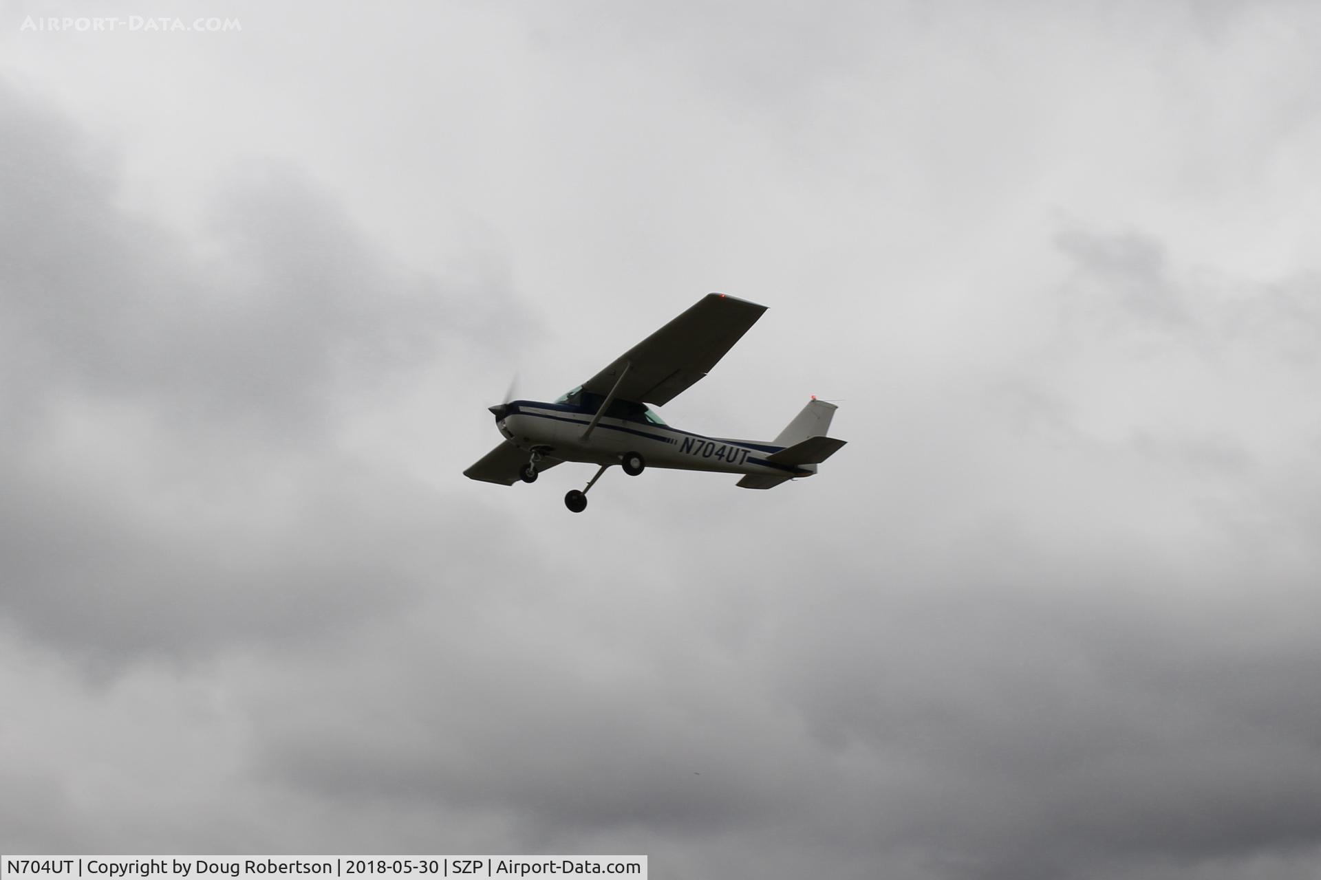 N704UT, 1976 Cessna 150M C/N 15078891, 1976 Cessna 150M, C0ontinental O-200 100 Hp, another takeoff climb Rwy 22