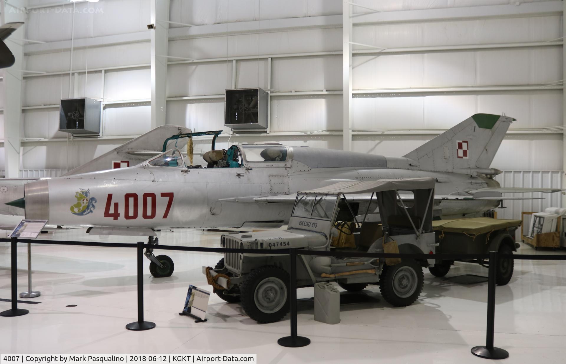 4007, Mikoyan-Gurevich MiG-21US C/N 07685140, MiG-21US