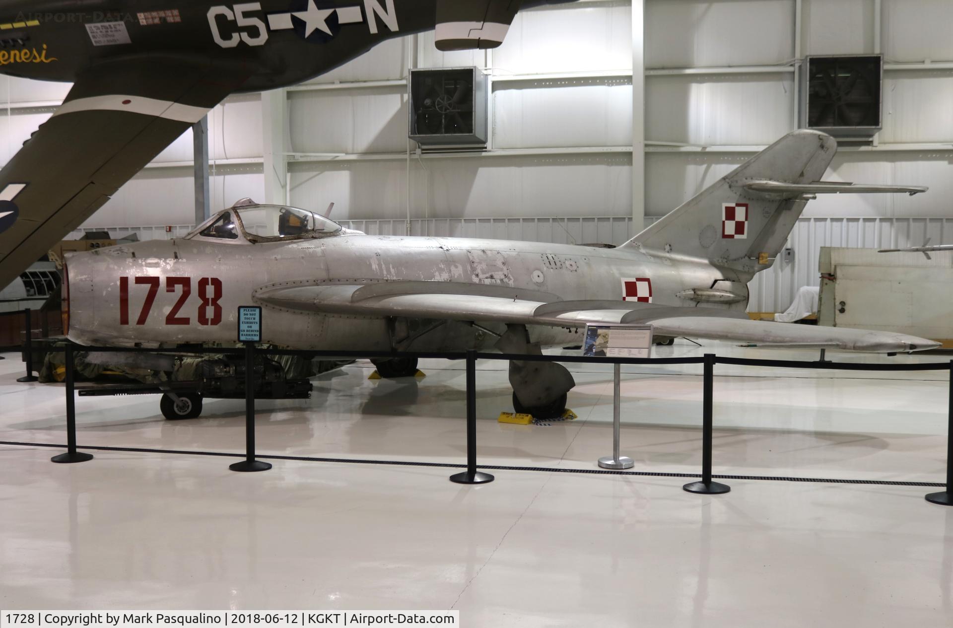 1728, PZL-Mielec Lim-5R C/N IC-1728, PZL Lim-5 R