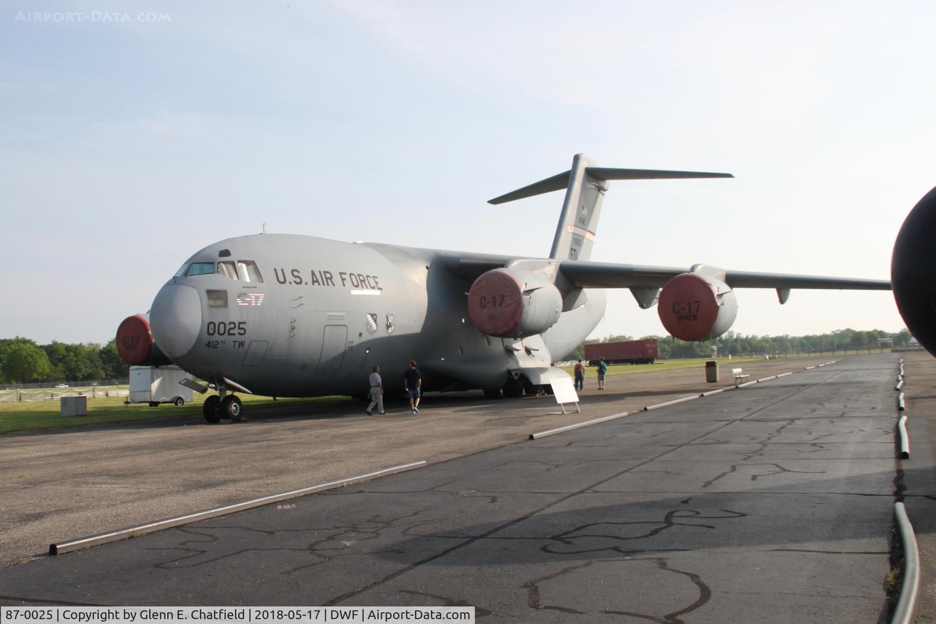 87-0025, 1987 McDonnell Douglas C-17A Globemaster III C/N F-001/T-1, Early morning shots
