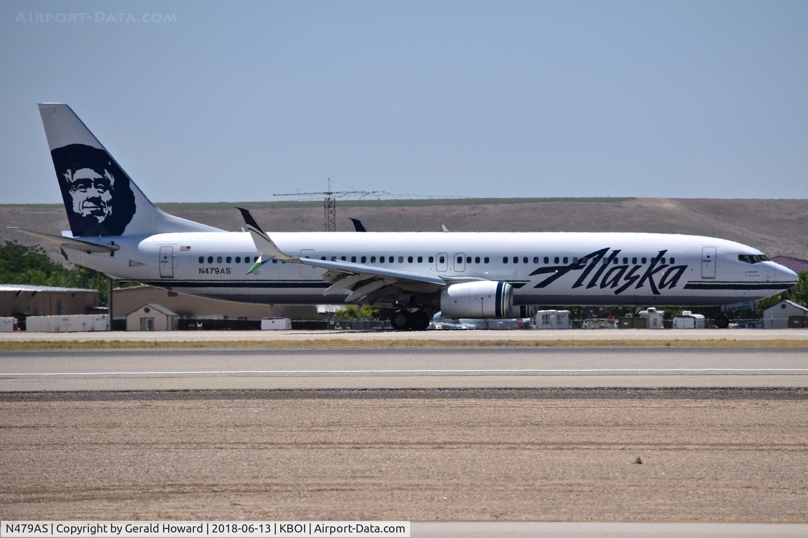 N479AS, 2015 Boeing 737-900/ER C/N 60576, Landing roll out on RWY 28L.