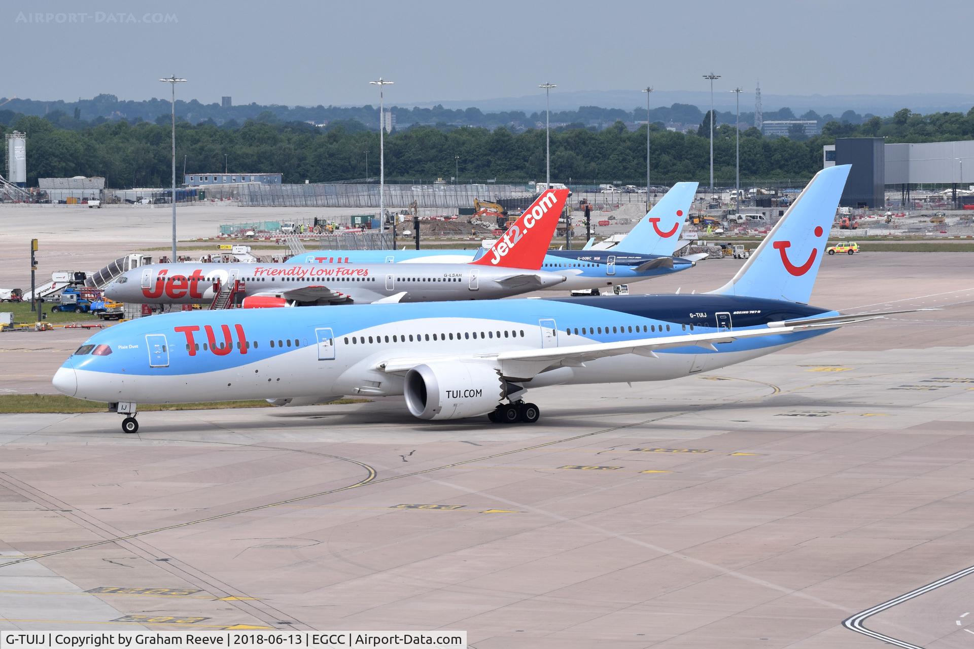 G-TUIJ, 2016 Boeing 787-9K5 Dreamliner C/N 44578, Departing from Manchester.