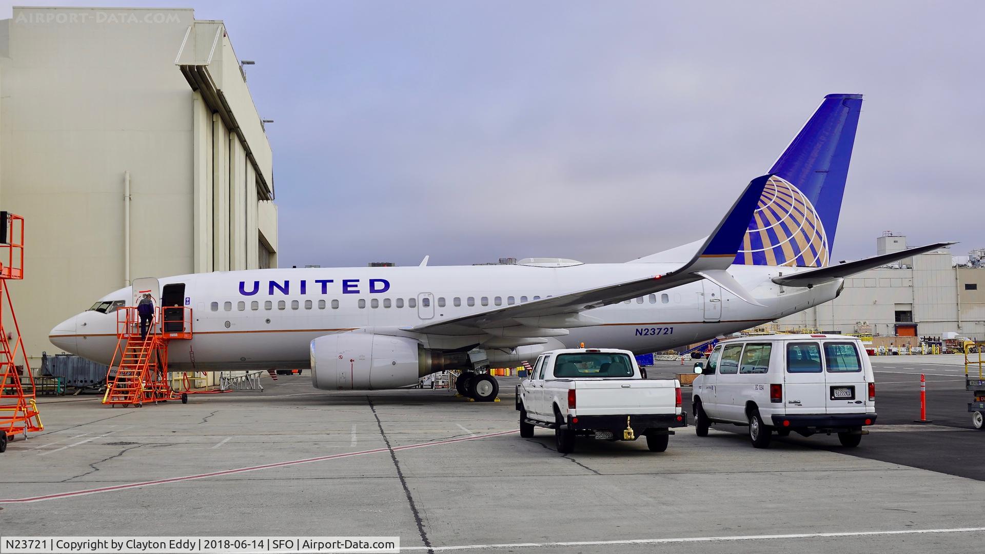 N23721, 1999 Boeing 737-724 C/N 28940, SFO 2018.