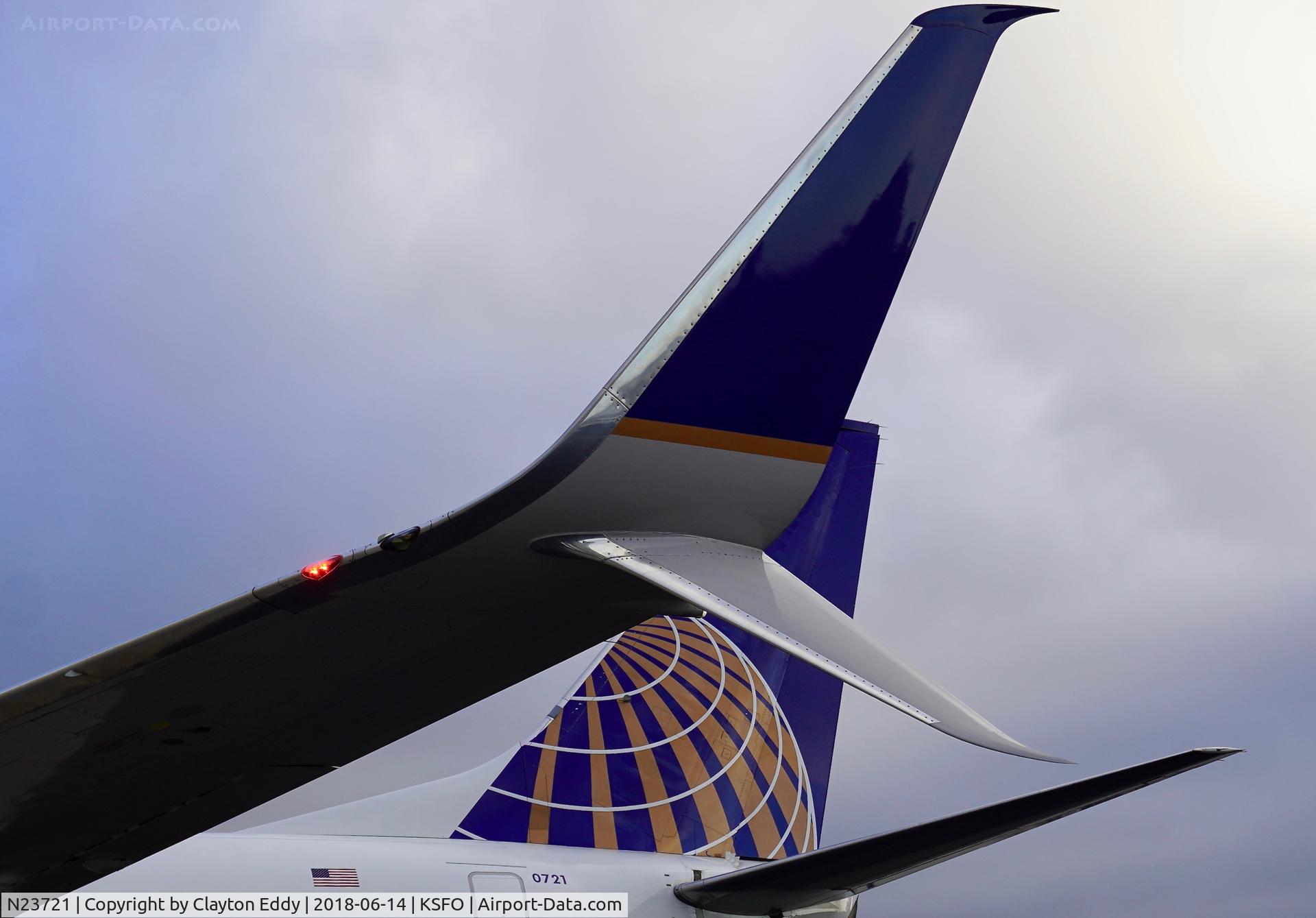 N23721, 1999 Boeing 737-724 C/N 28940, SFO 2018.