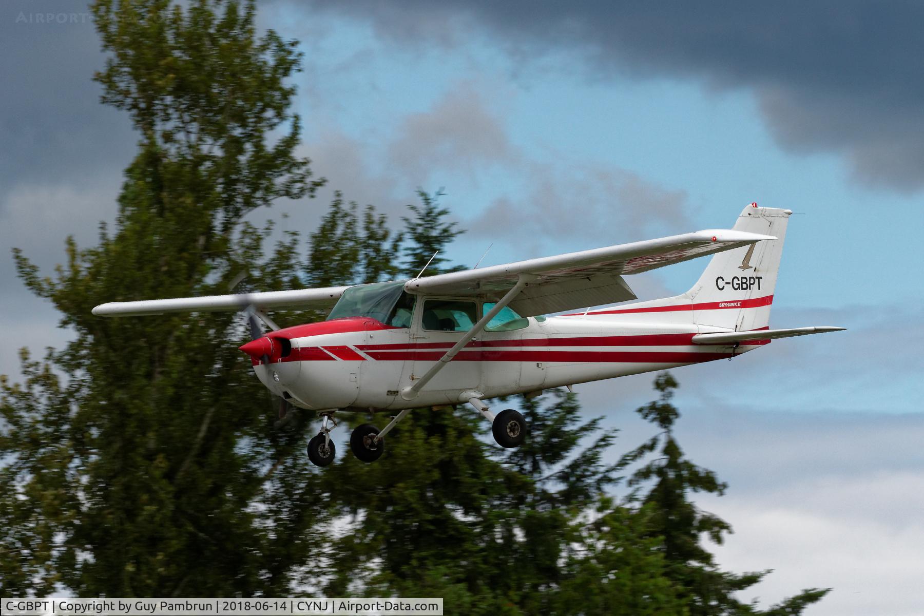 C-GBPT, 1979 Cessna 172N Skyhawk II C/N 17272631, Landing