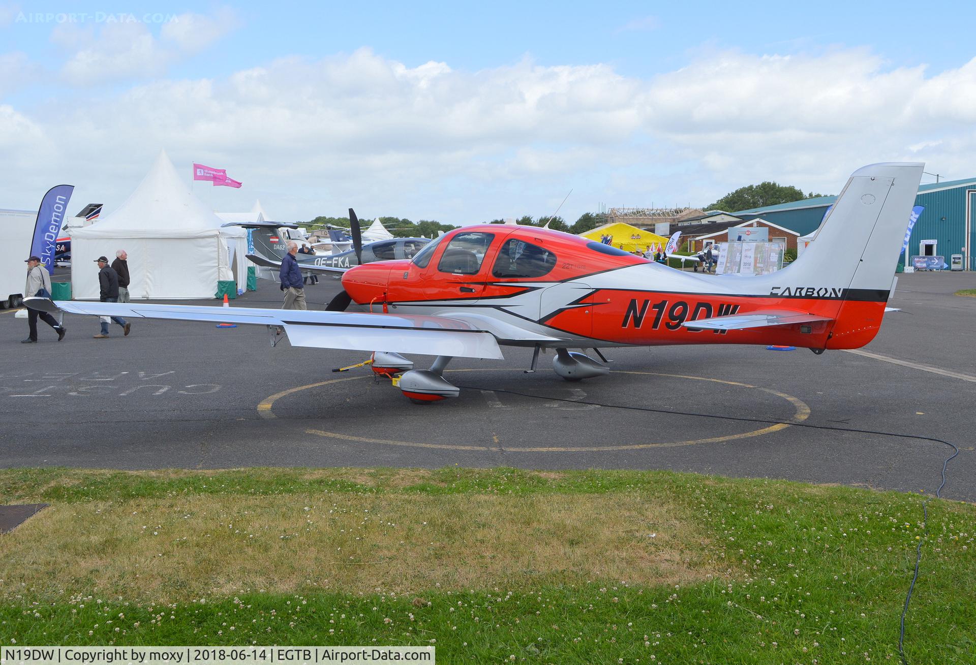 N19DW, 2018 Cirrus SR-22T GTS Carbon C/N 1686, Cirrus SR-22T GTS Carbon at Wycombe Air Park.