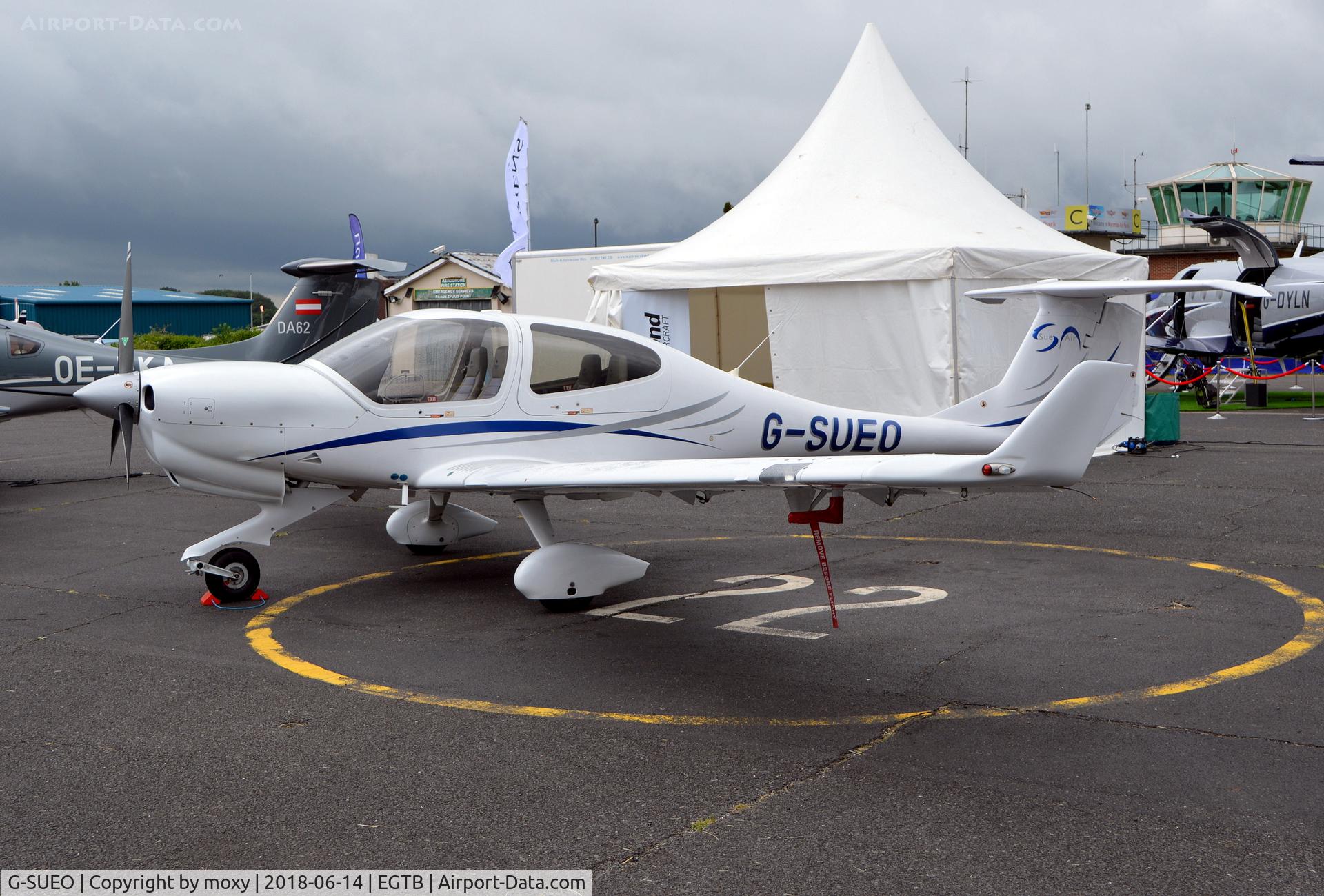 G-SUEO, 2008 Diamond DA-40 Diamond Star C/N D4.354, Diamond DA-40 Diamond Star at Wycombe Air Park.