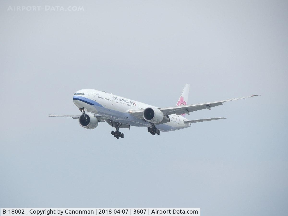 B-18002, 2015 Boeing 777-309/ER C/N 43980, Landing