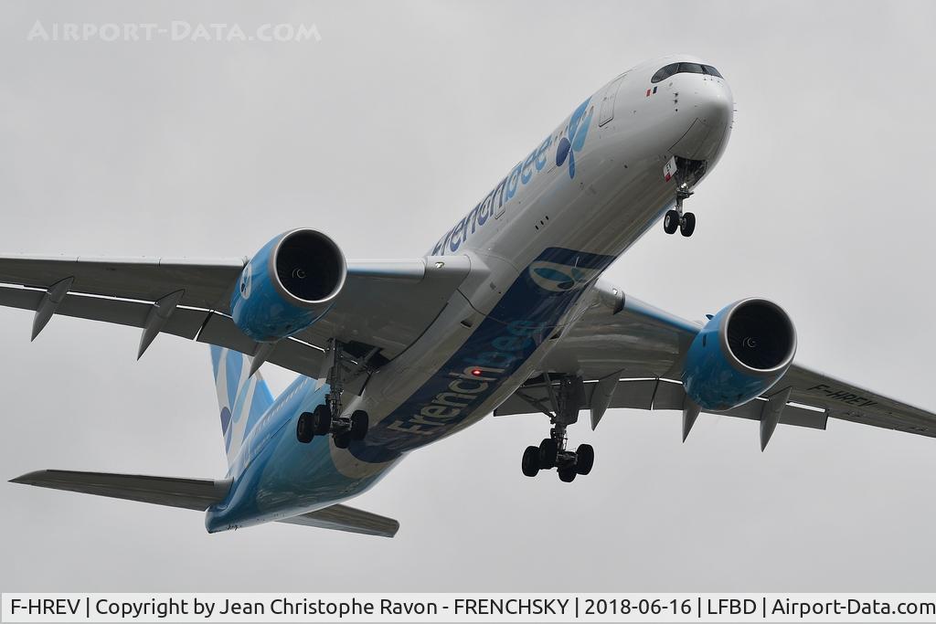 F-HREV, 2017 Airbus A350-941 C/N 193, French bee landing runway 23