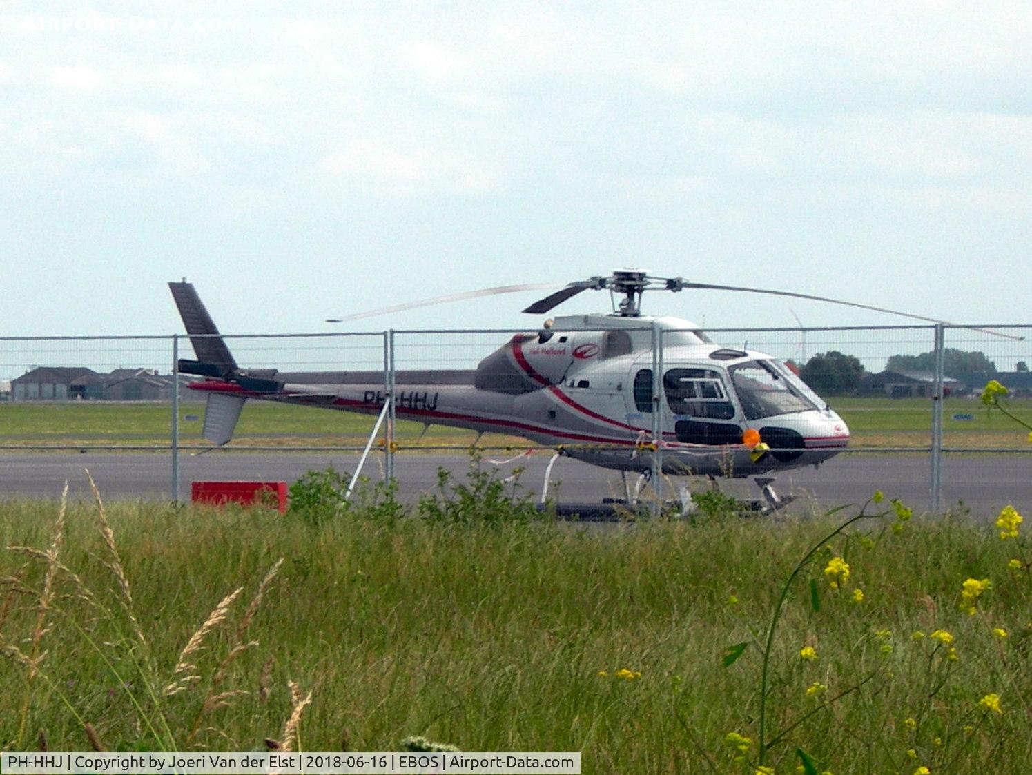 PH-HHJ, Aerospatiale AS-355F-2 Ecureuil 2 C/N 5356, Parked