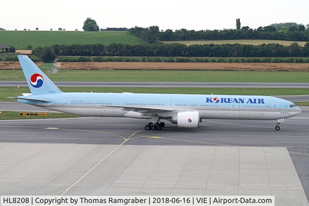 HL8208, 2010 Boeing 777-3B5/ER C/N 37645, Korean Air Boeing 777-300