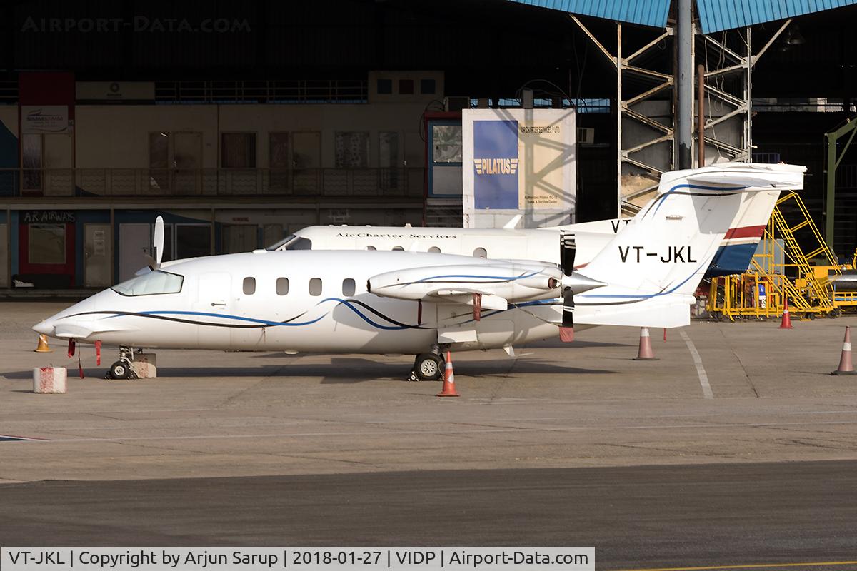 VT-JKL, 2006 Piaggio P-180 Avanti II C/N 1122, On the apron at IGIA T-1.