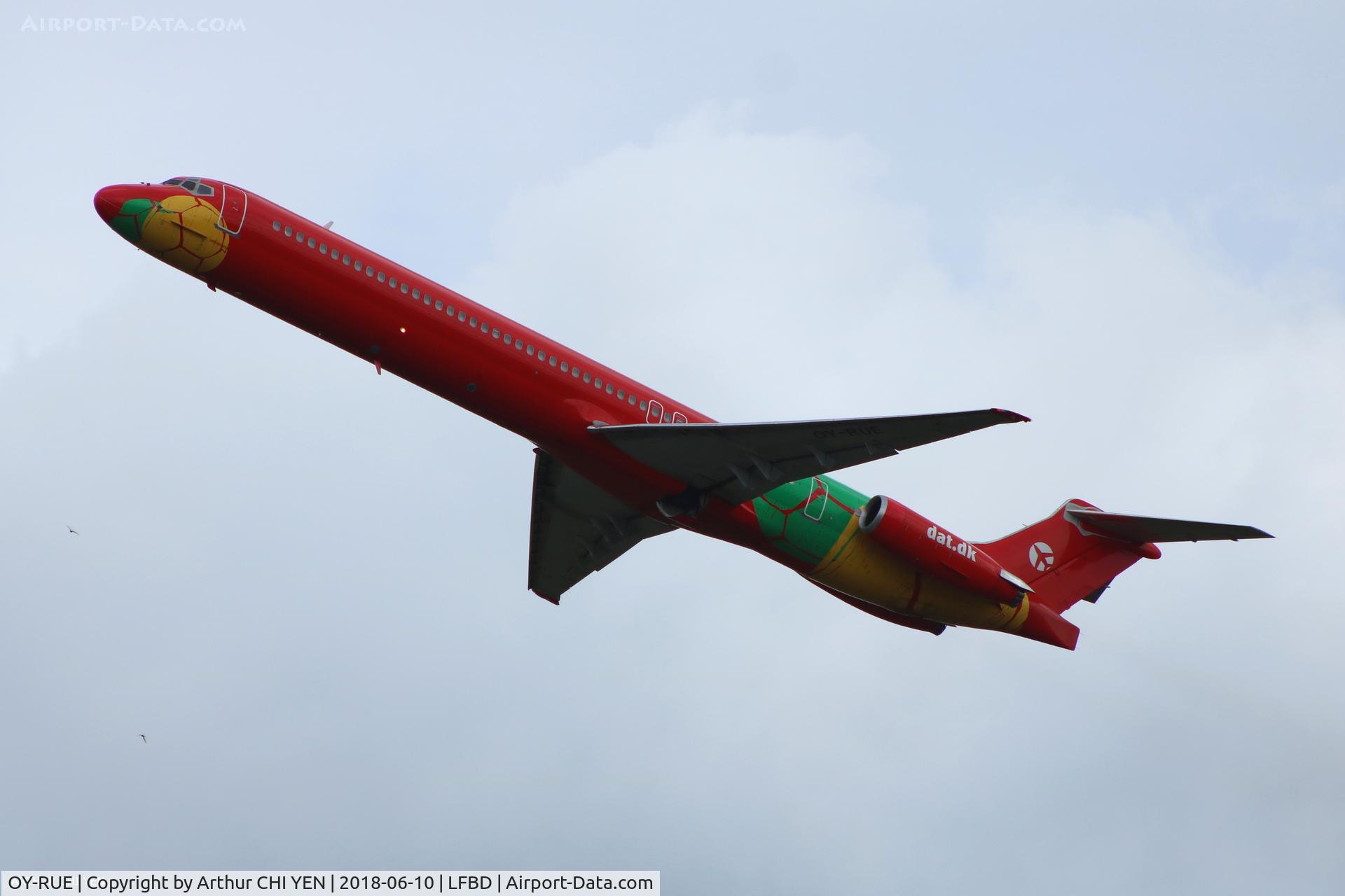 OY-RUE, 1990 McDonnell Douglas MD-83 (DC-9-83) C/N 49936, DAT taking off from BOD to Ibiza